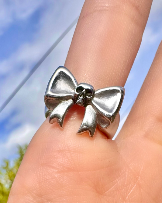 SKULL BOW RING