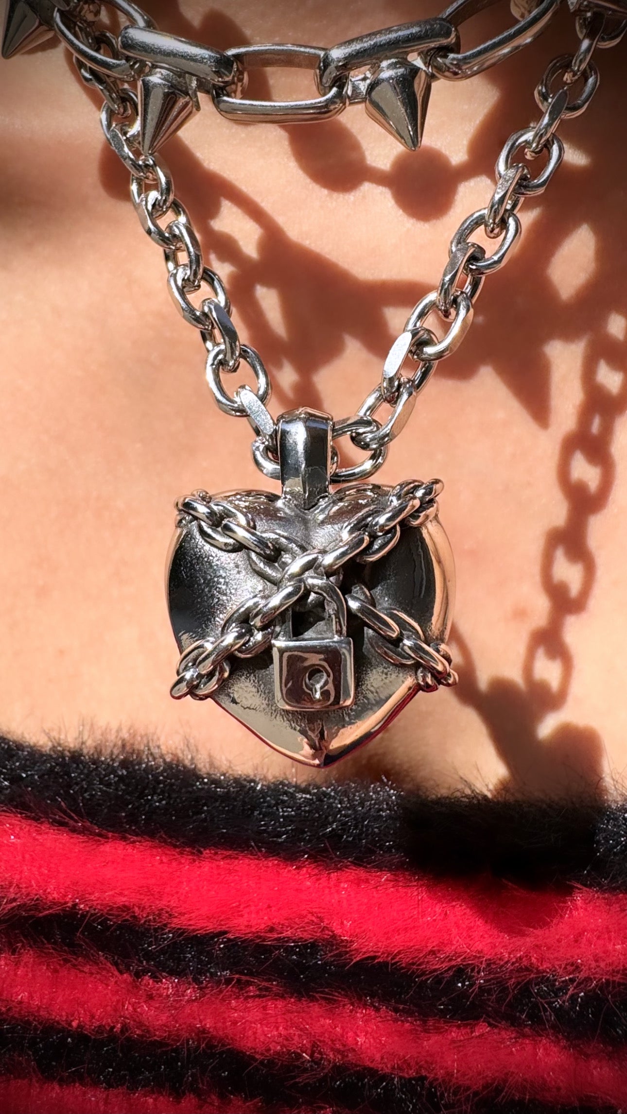 CHAINED UP HEART NECKLACE