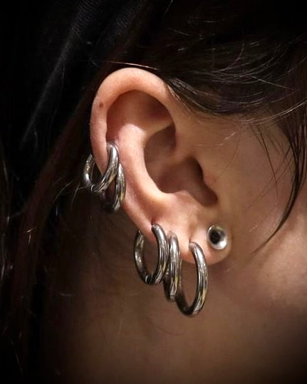 CLASSIC HOOP EARRINGS