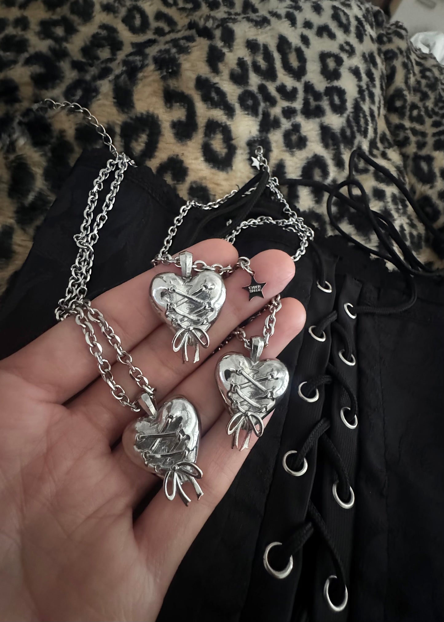CORSET HEART NECKLACE