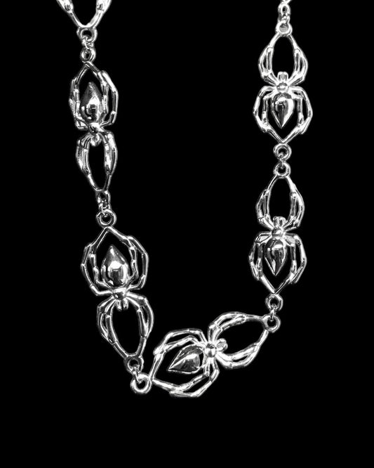 CRAWLING SPIDER NECKLACE