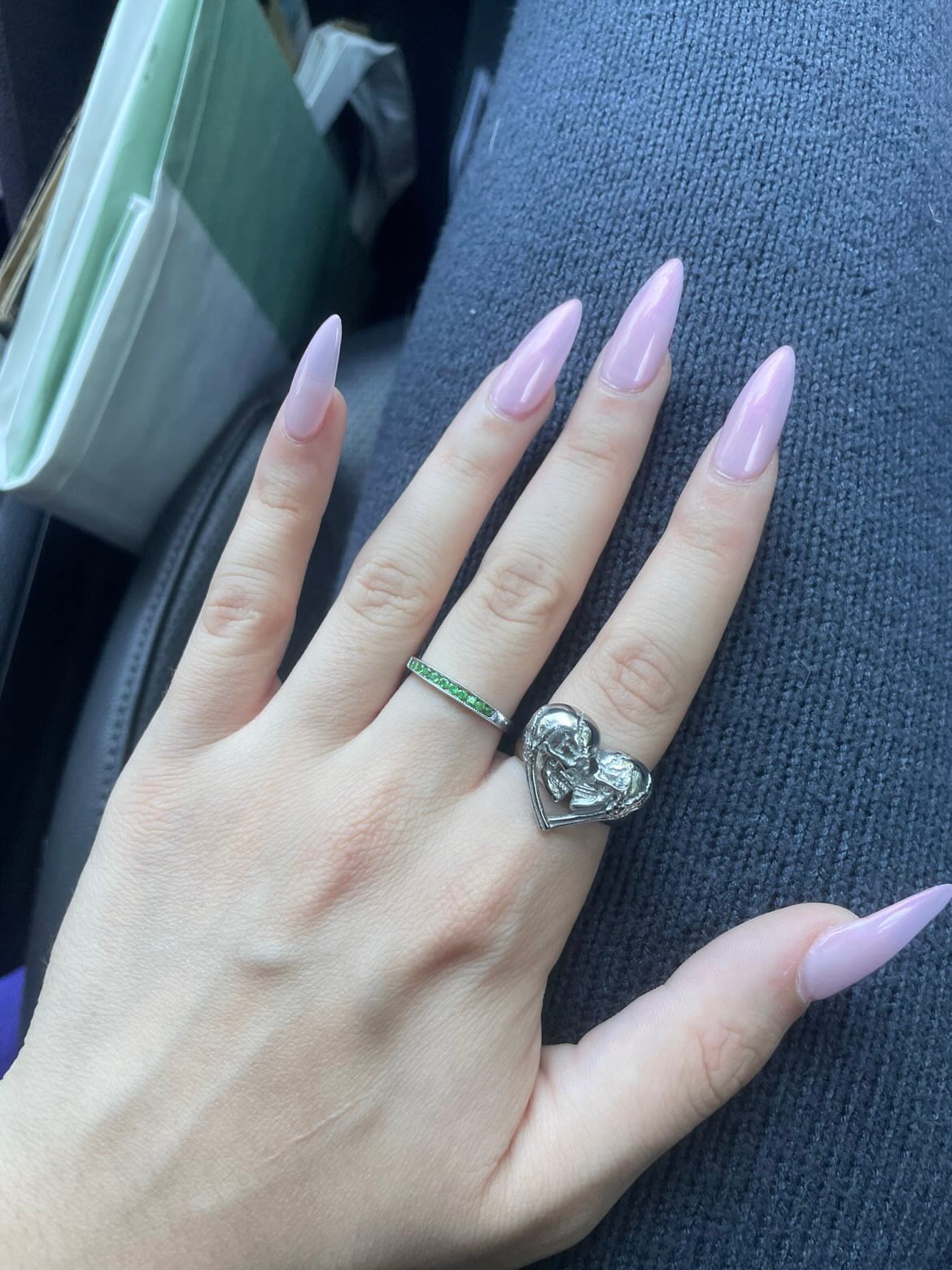 KISSING SKULLS RING