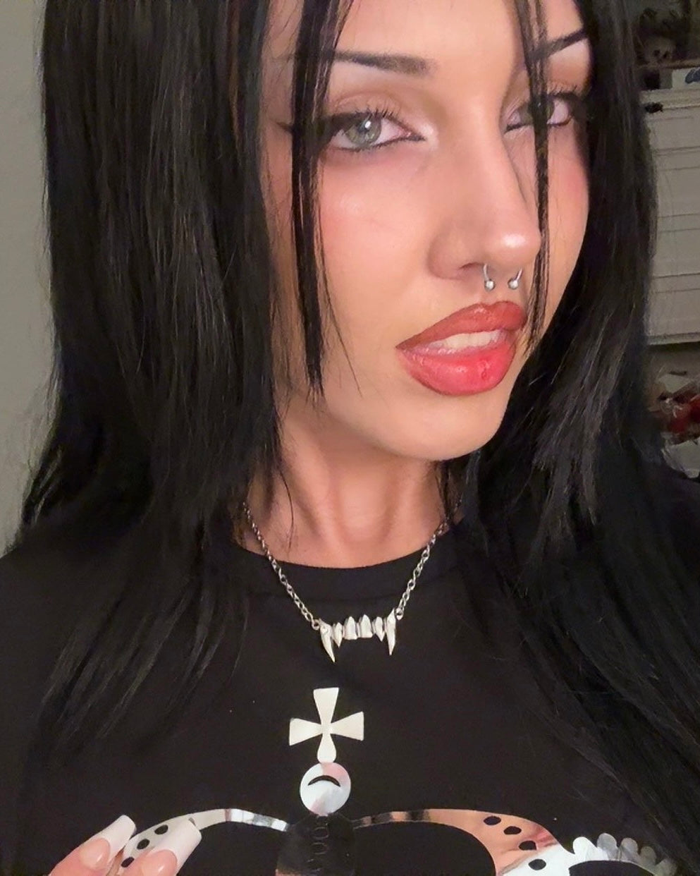 VAMP FANG NECKLACE
