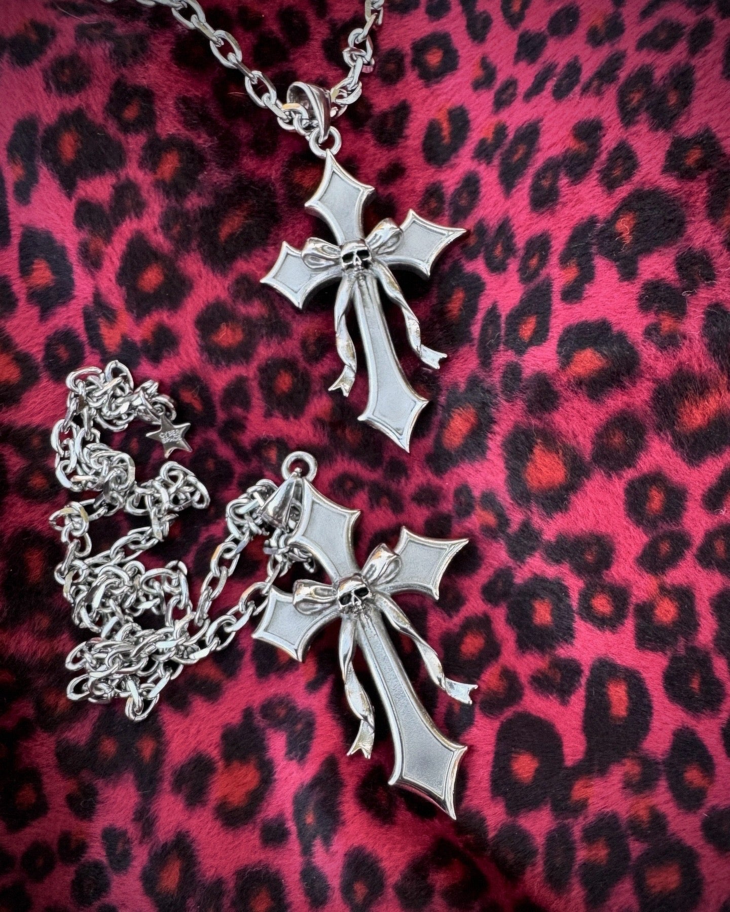SKULL BOW CROSS NECKLACE