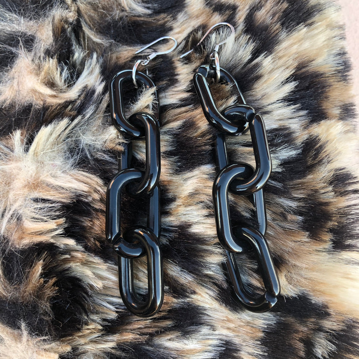 BLACK CHAIN EARRINGS