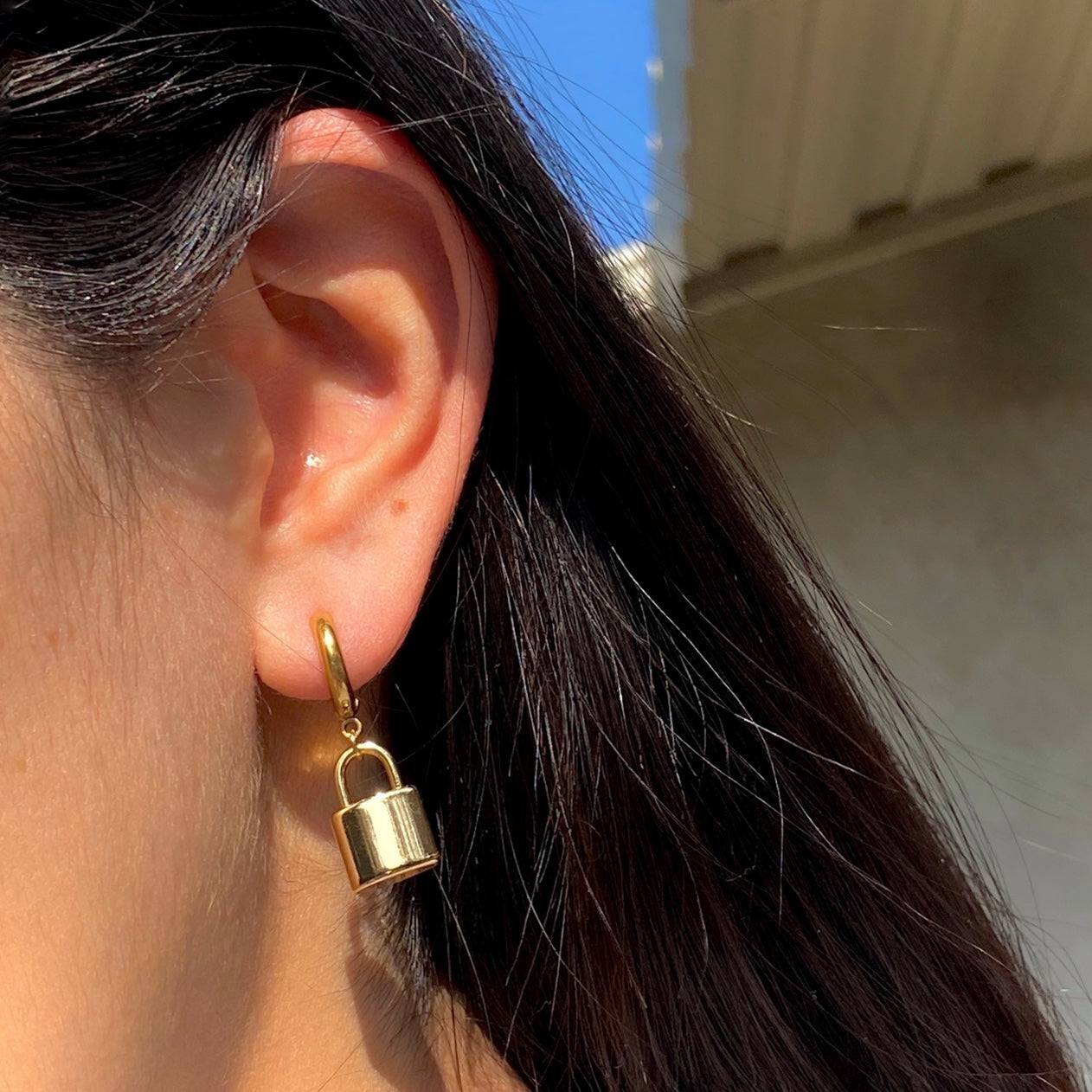 GOLD LOCK HOOP EARRINGS