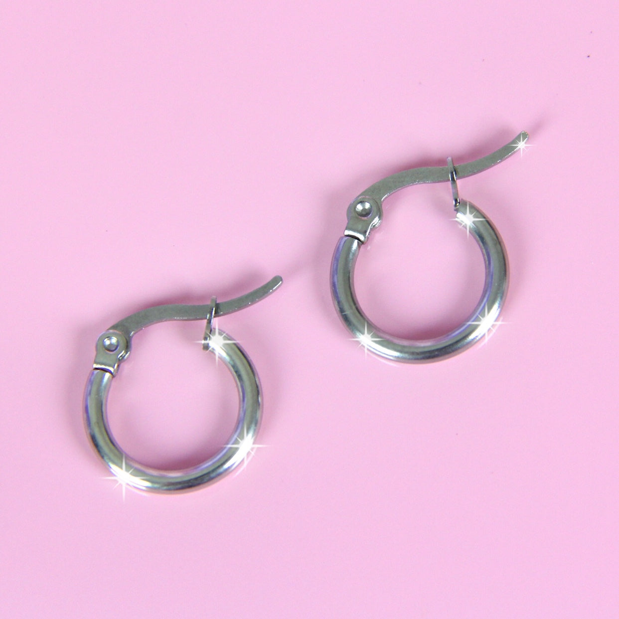 SIMPLE SILVER HOOPS