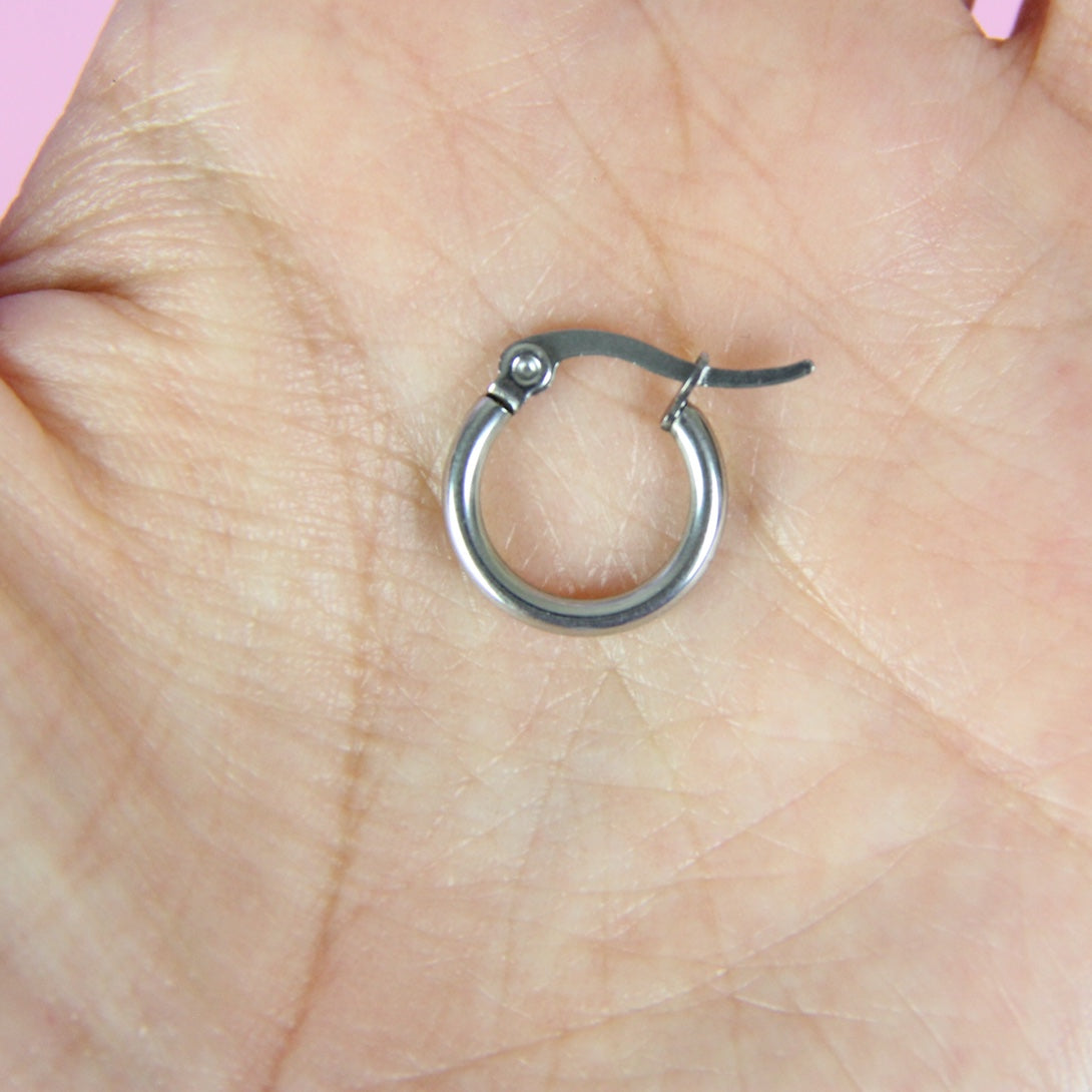 SIMPLE SILVER HOOPS