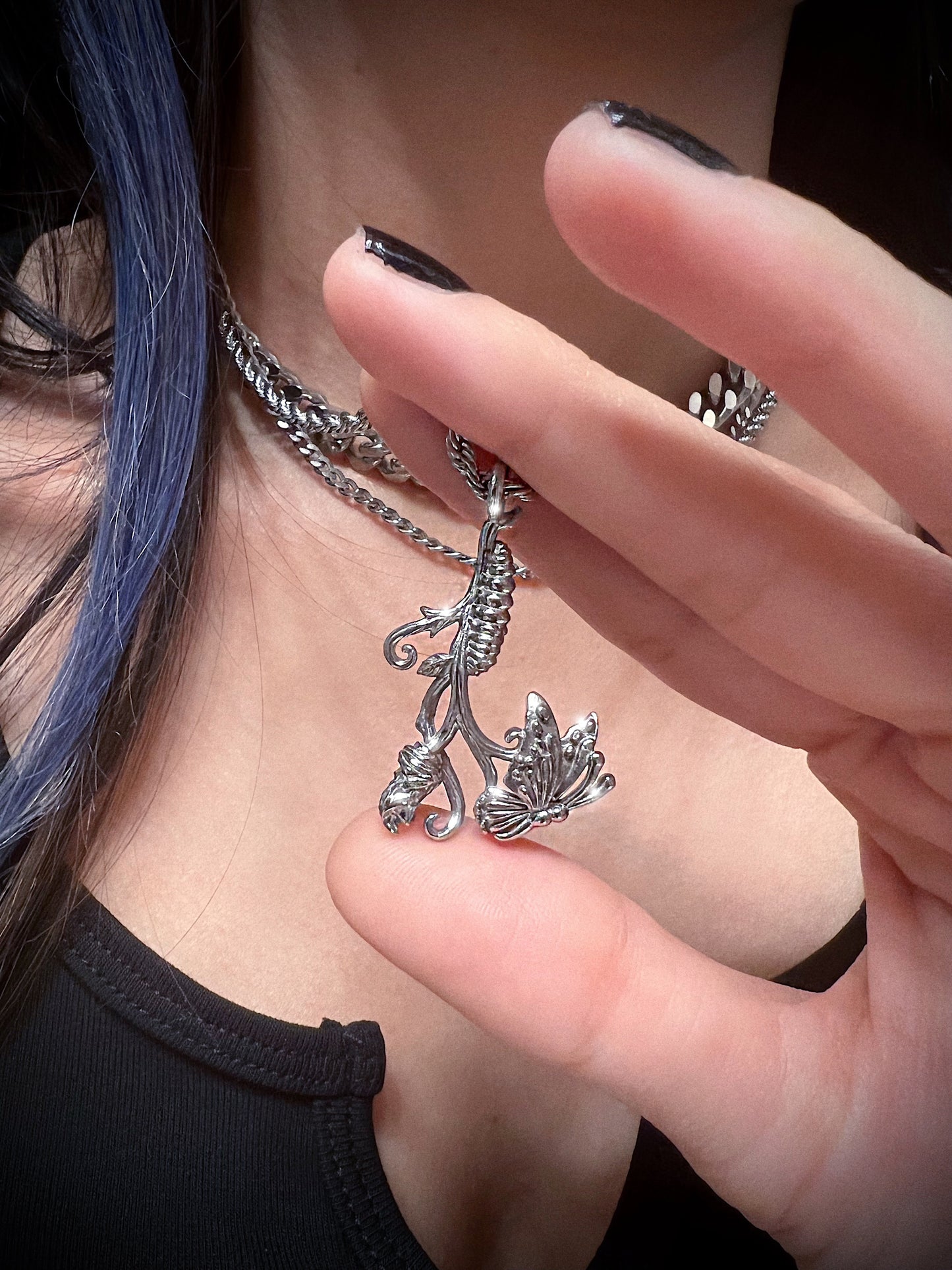 METAMORPHOSIS NECKLACE