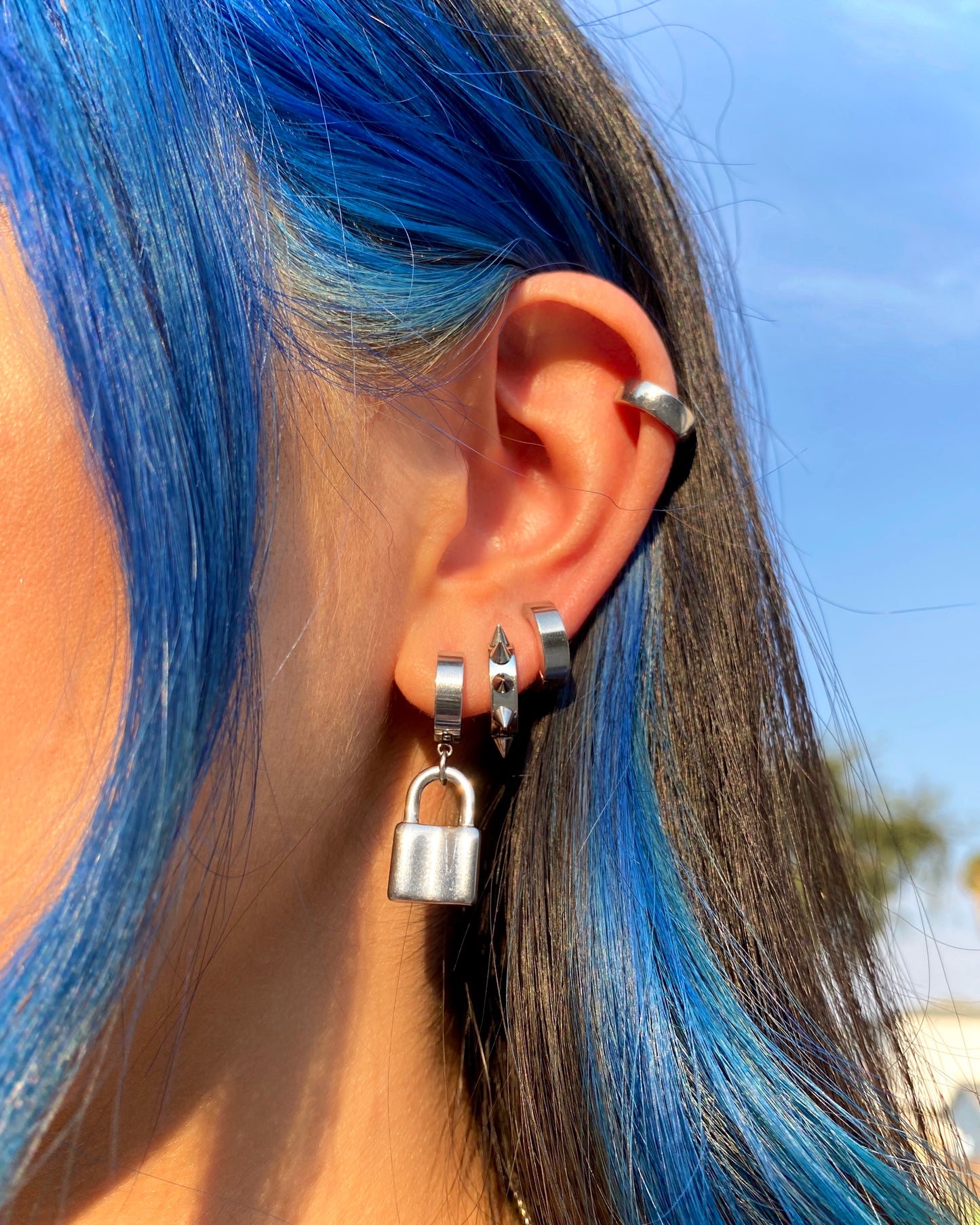 SIMPLE CLIP ON HOOPS