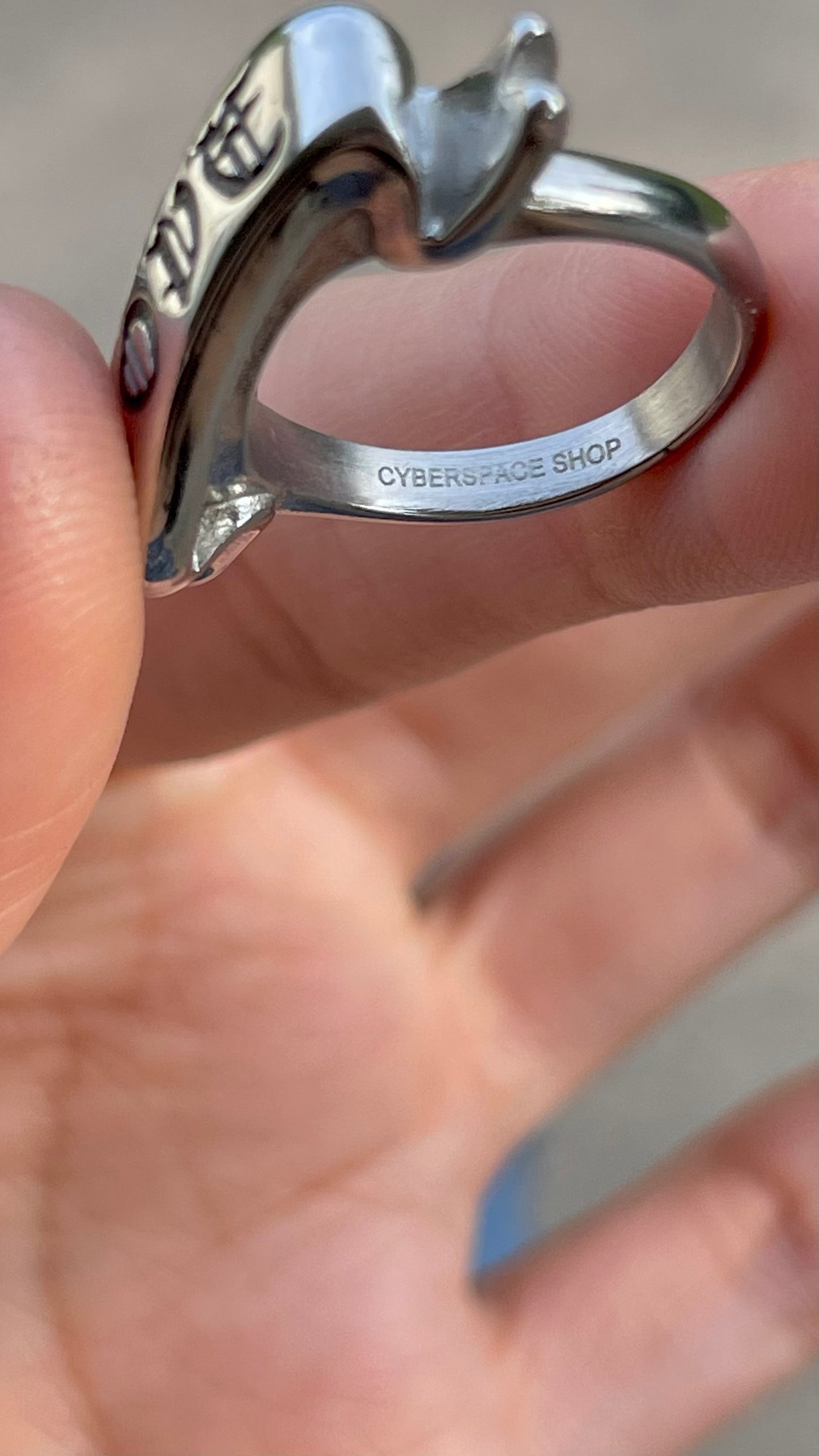 LOVE BANNER RING