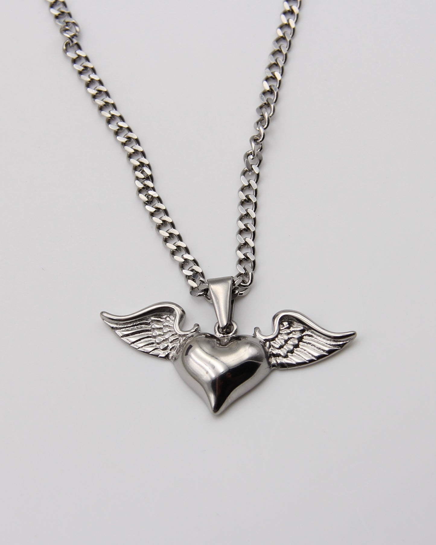 FLY AWAY LOVE NECKLACE