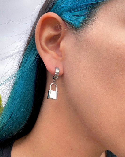 LOCK IT HOOP EARRINGS