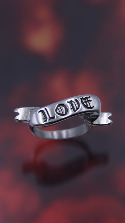 LOVE BANNER RING