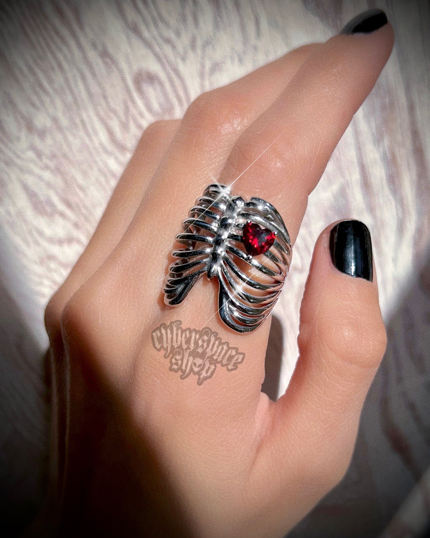 RIBCAGE RING