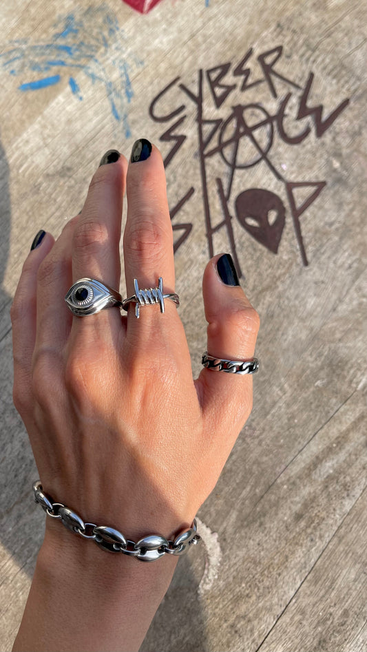 BARB WIRE RING
