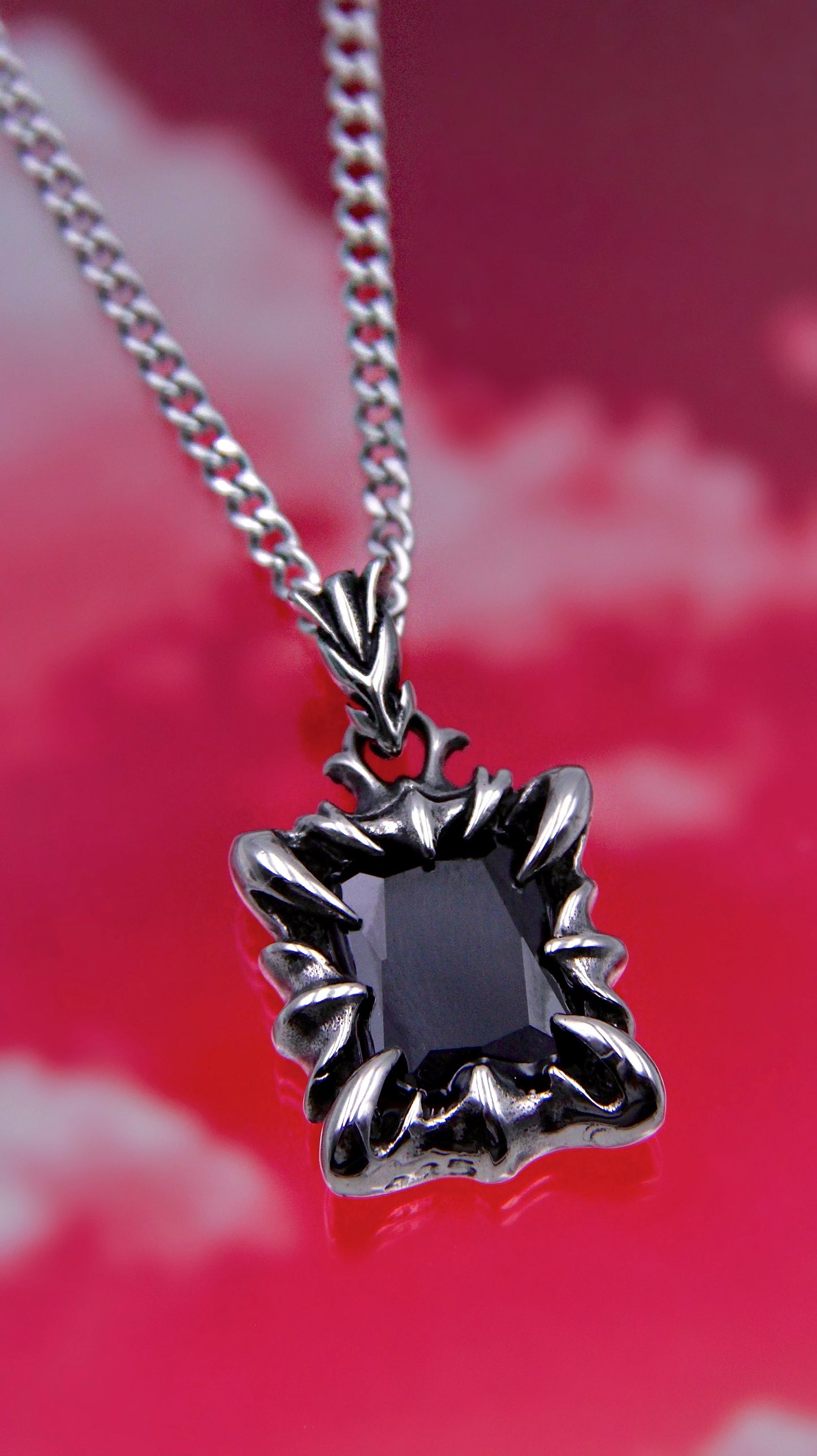 CUBIC CLAW NECKLACE