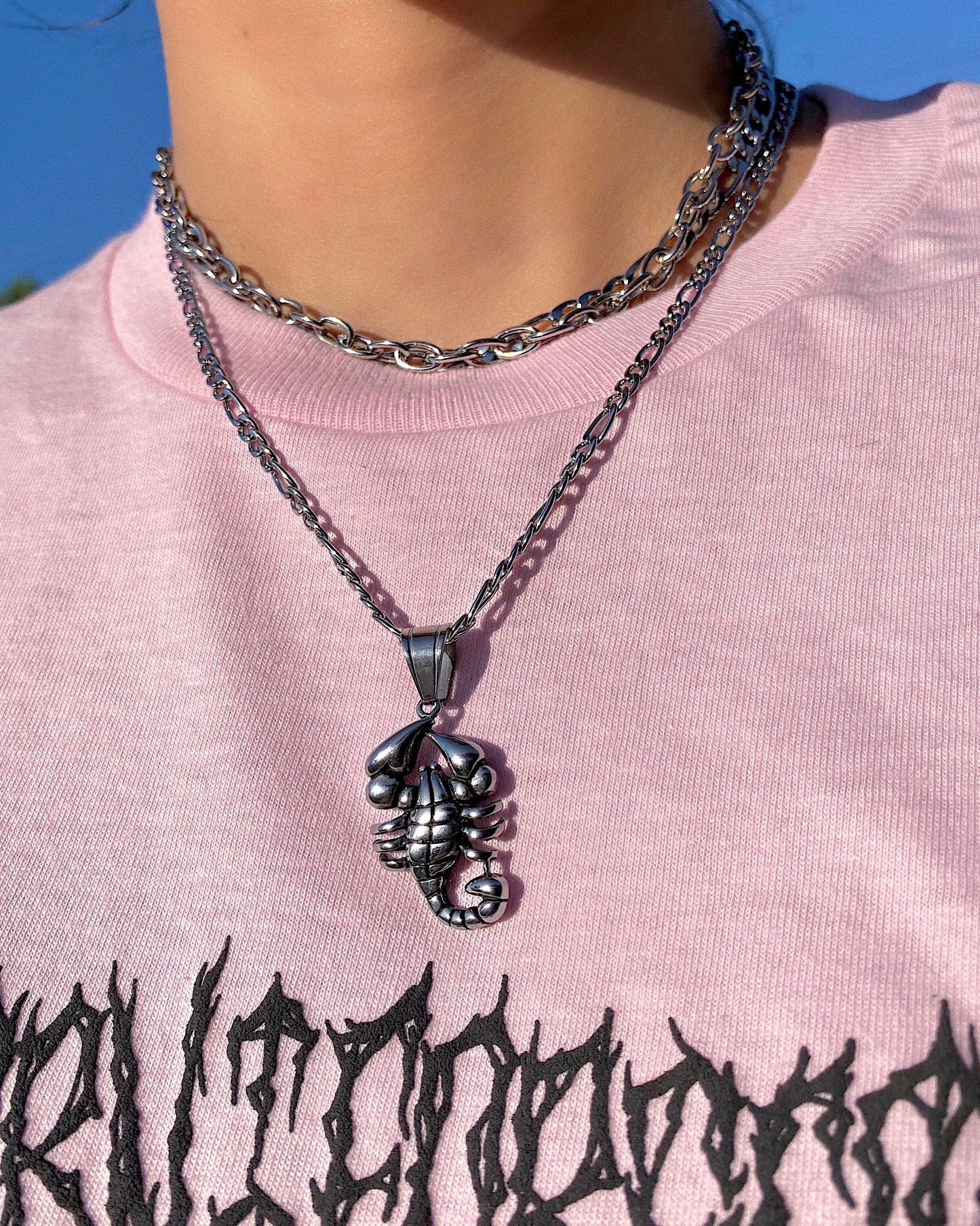 SCORPION KISS NECKLACE