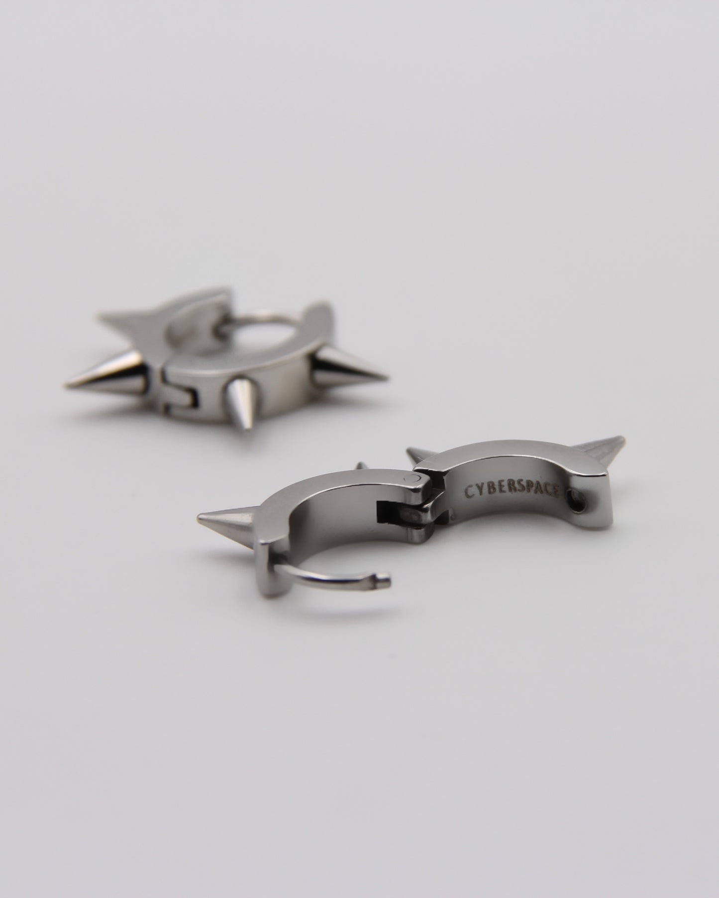 ULTIMATE SPIKE HOOPS