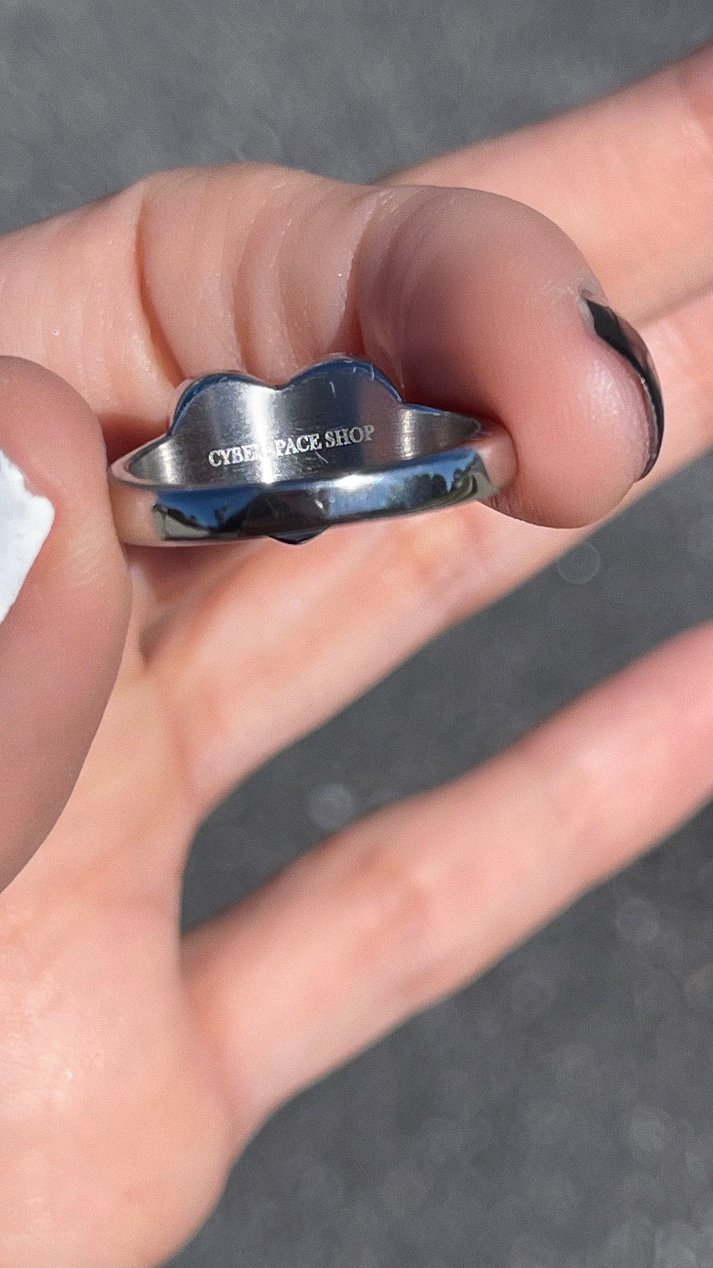 BROKEN HEART RING