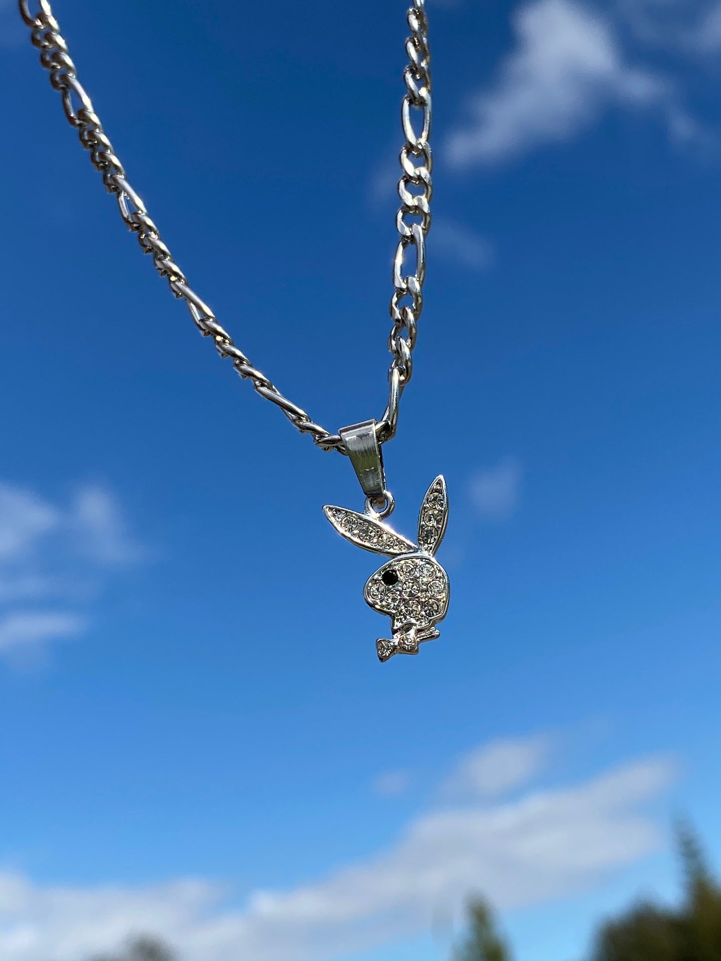 THE SPARKLE BUNNY NECKLACE