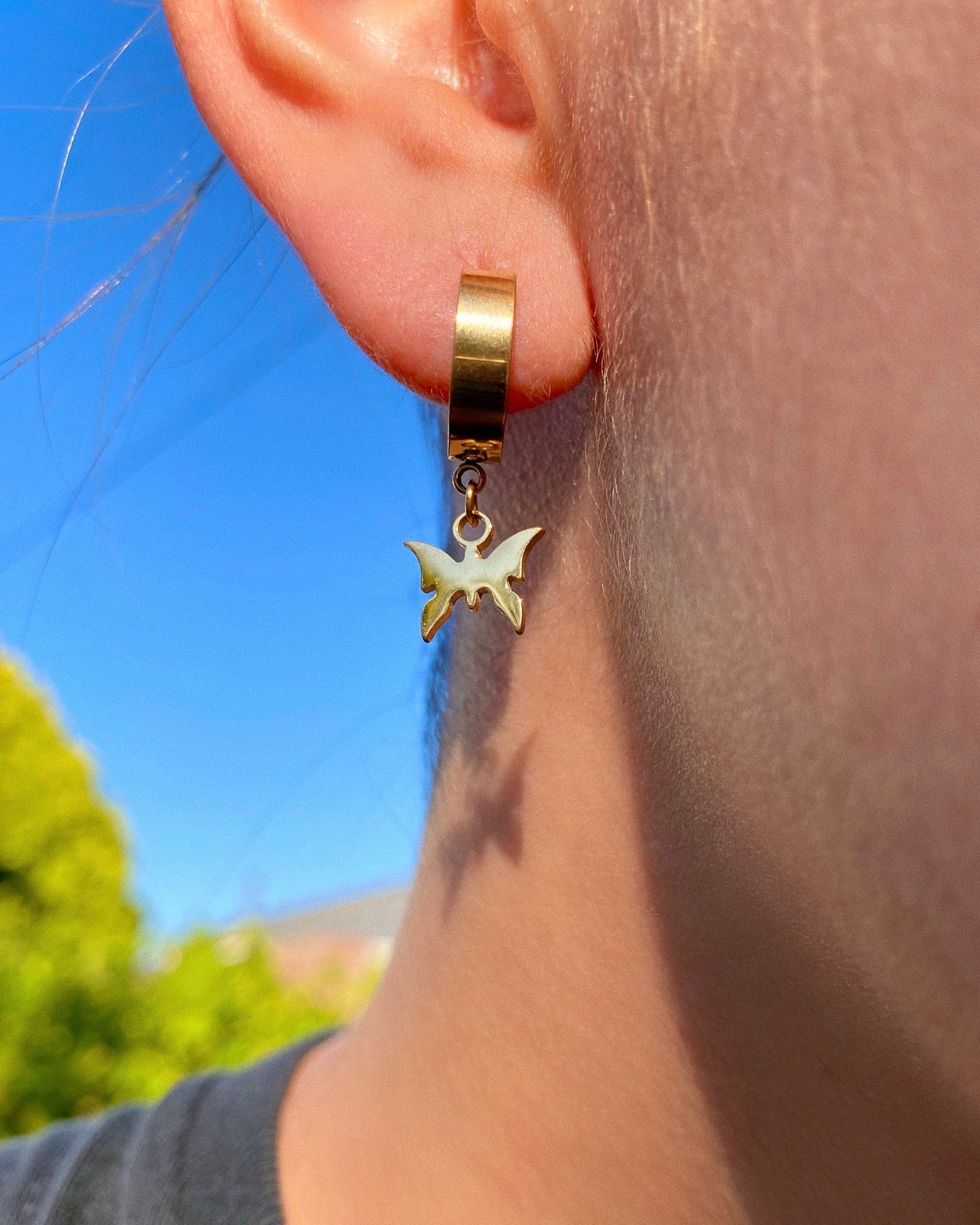 GOLD BUTTERFLY EFFECT EARRINGS