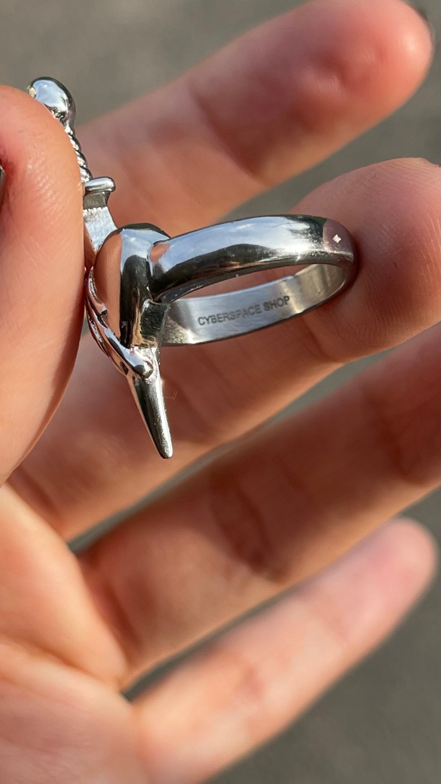 PIERCED HEART RING