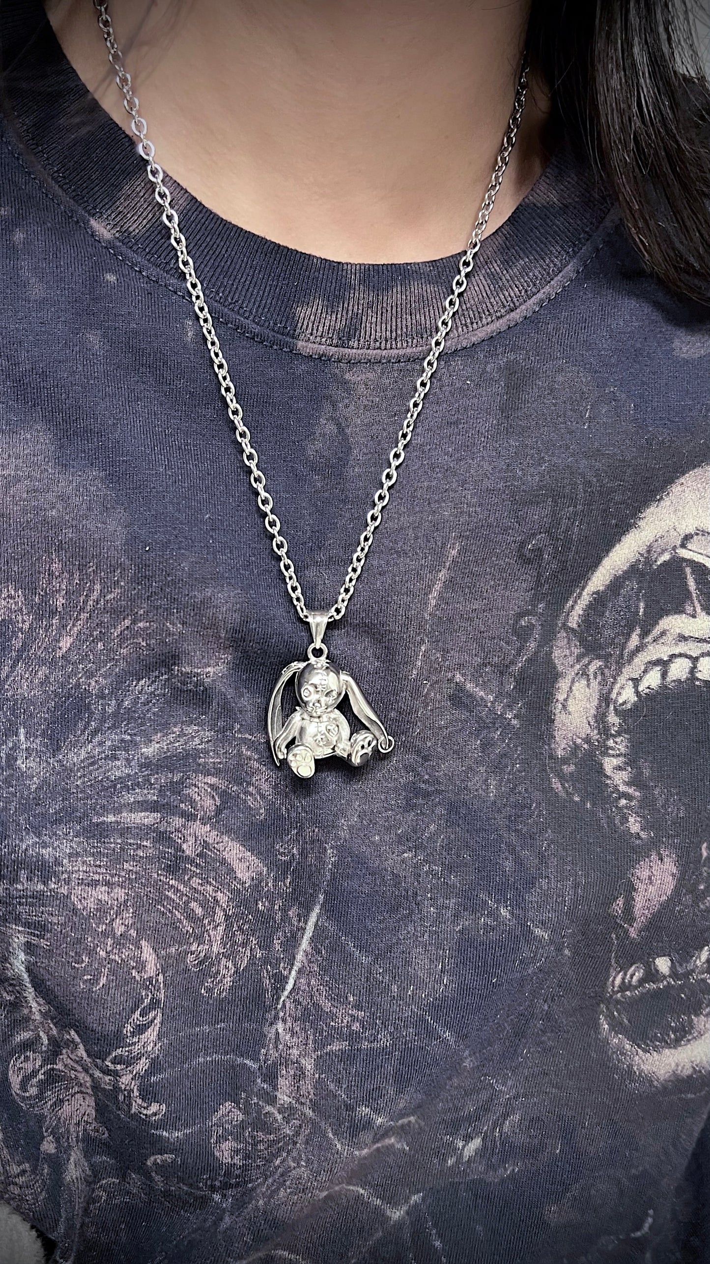 BROKEN BUNNY NECKLACE