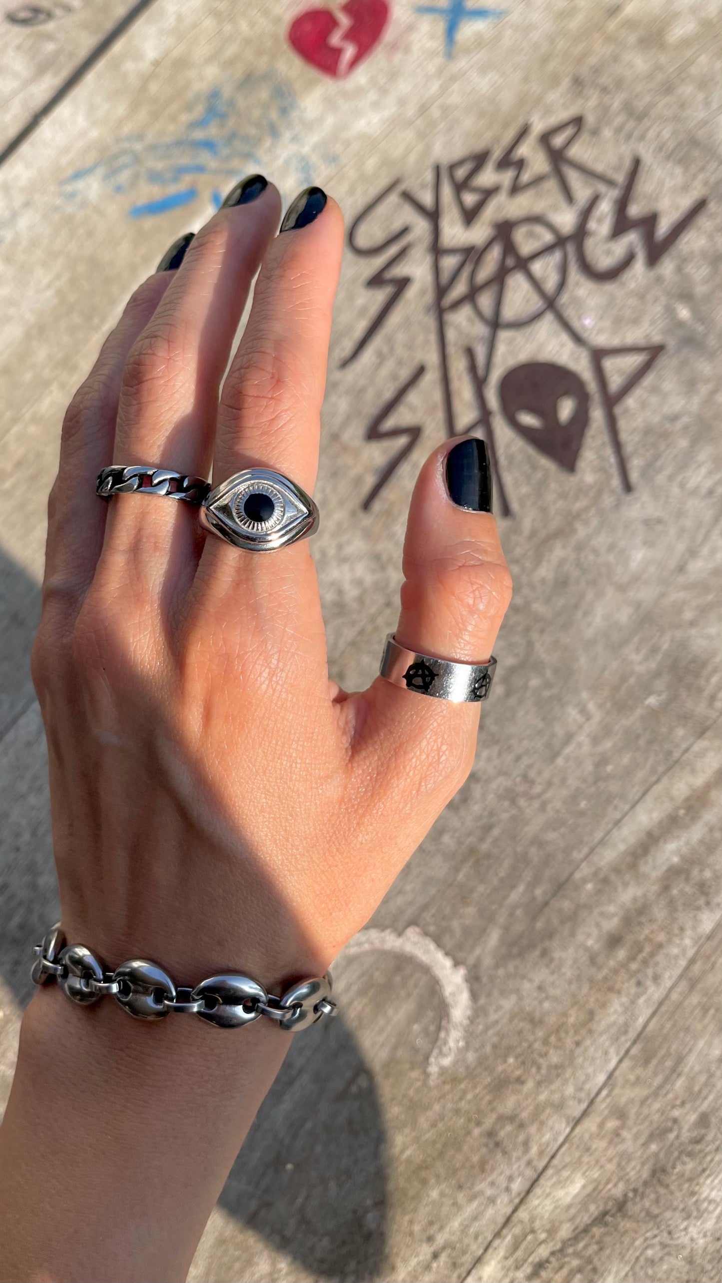 EYE RING