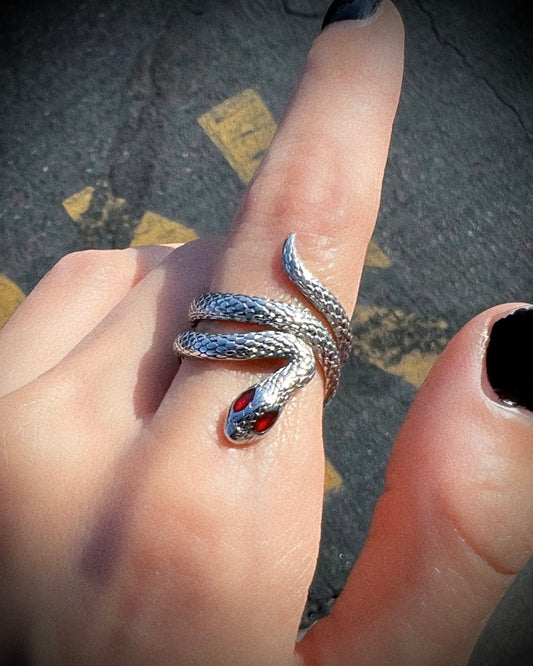 SNAKE EYES RING