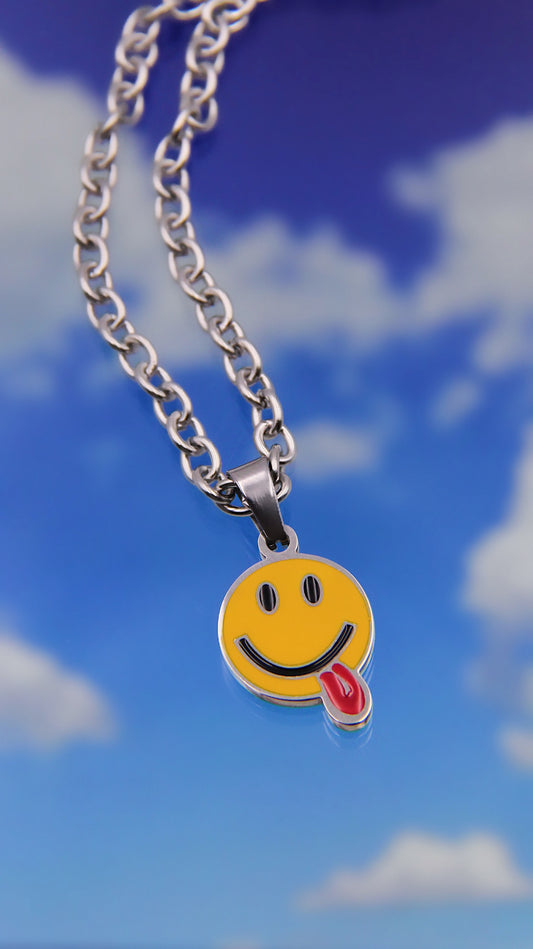 SUS SMILEY FACE NECKLACE
