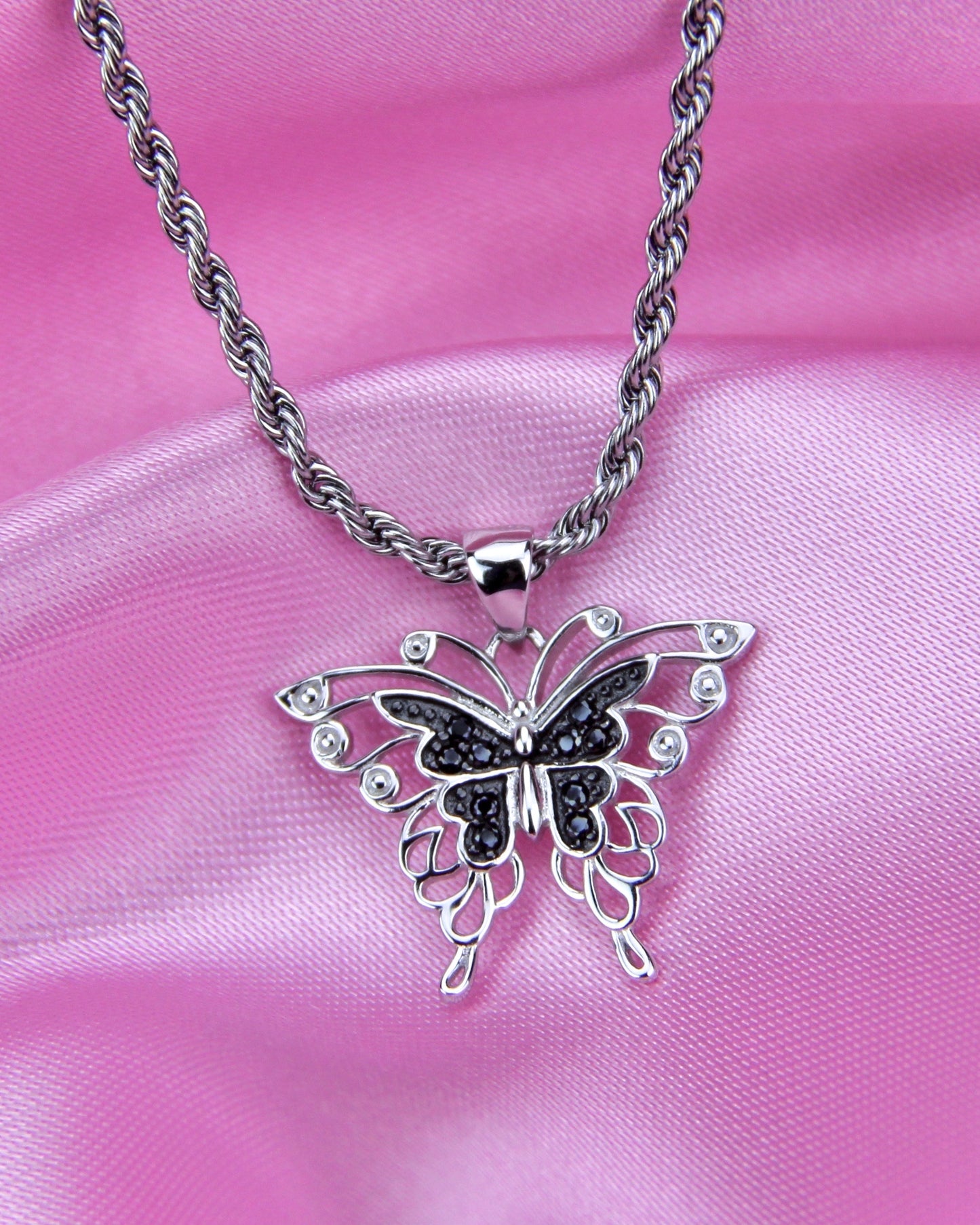 BUTTERFLY EFFECT NECKLACE