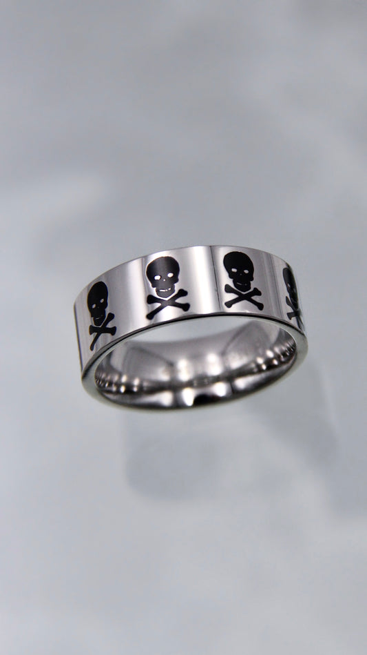 SKULL AND CROSSBONES RING