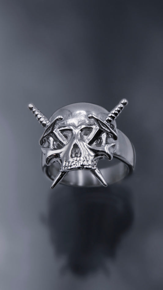 DAGGER EYES RING