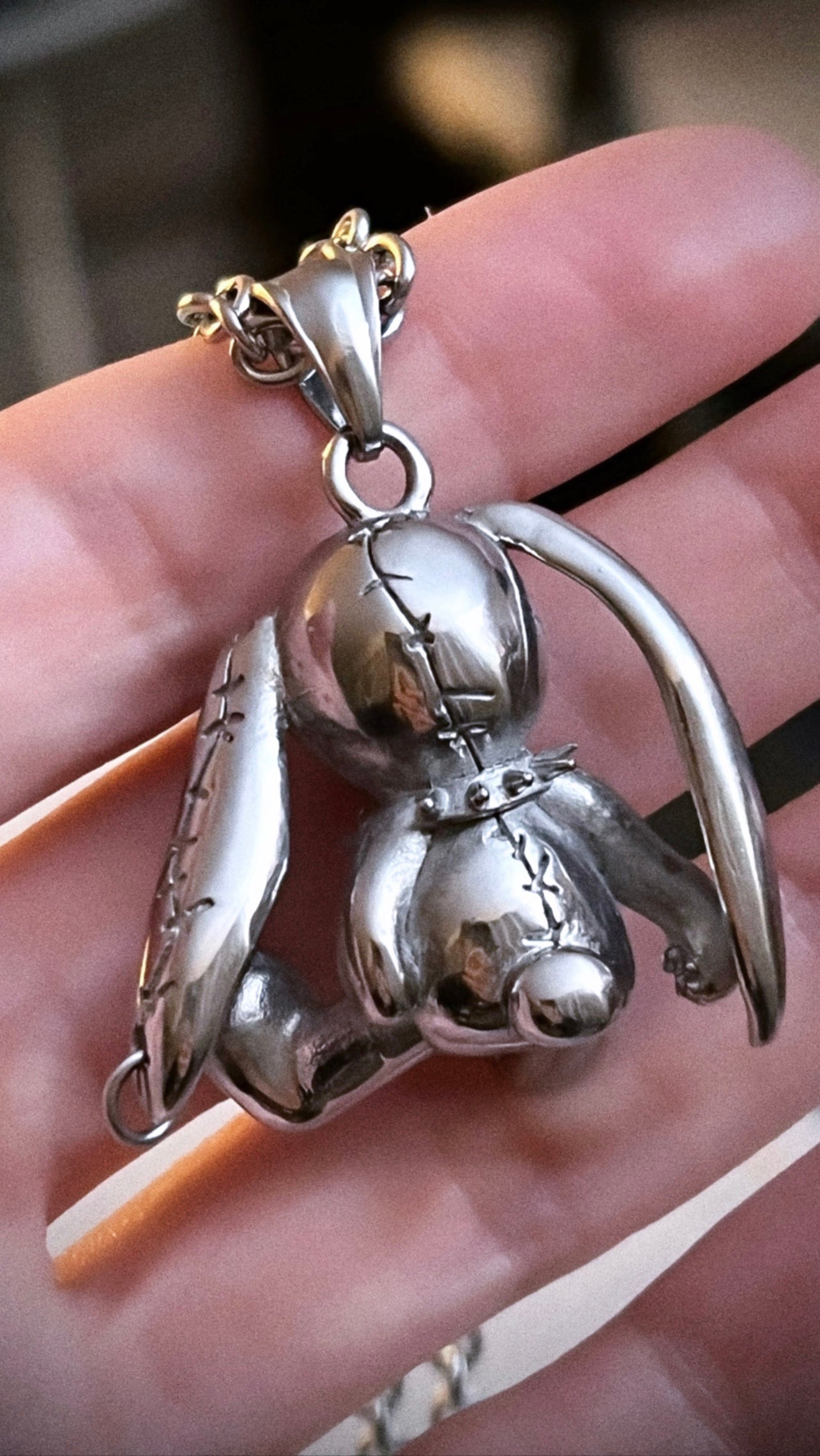 BROKEN BUNNY NECKLACE