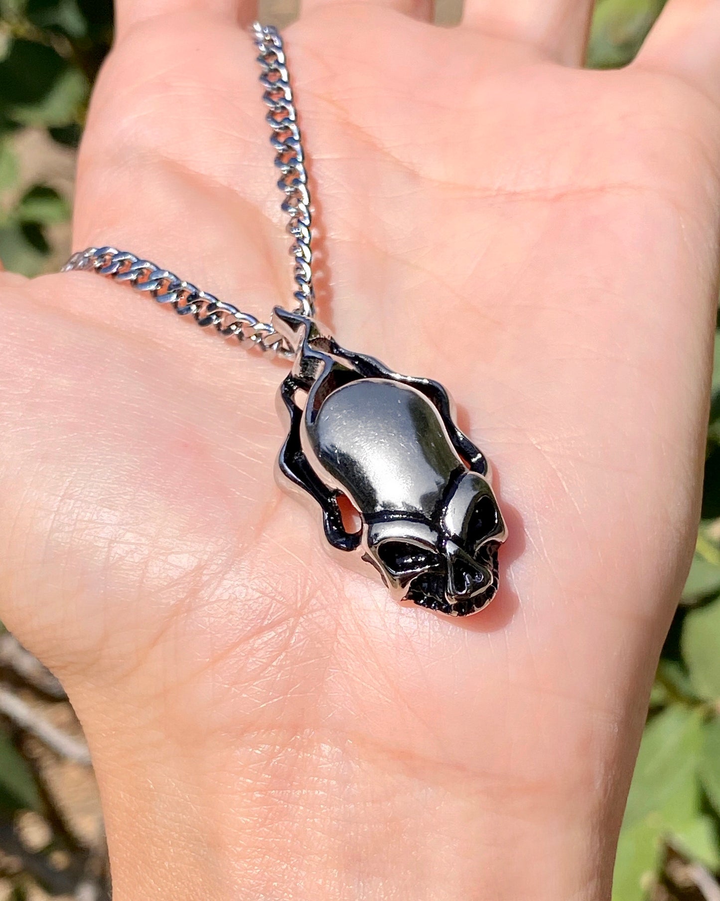 FLAME SKULL NECKLACE