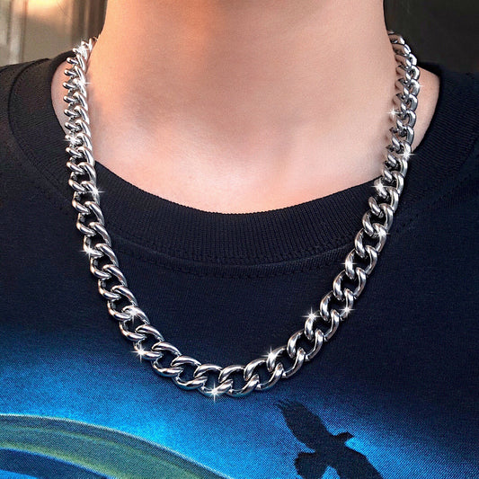 MINIMALIST CURB NECKLACE