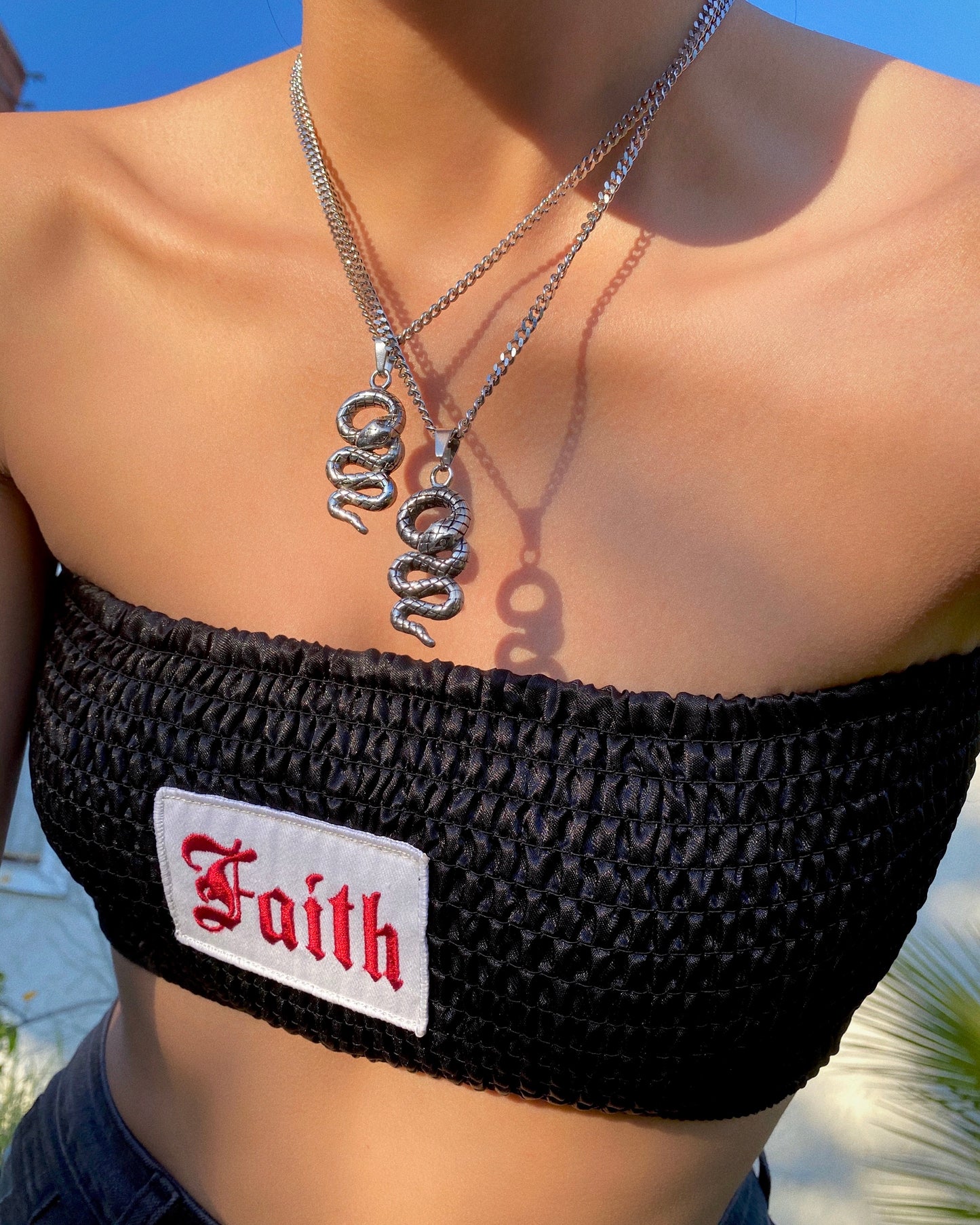 SNAKE BITE NECKLACE