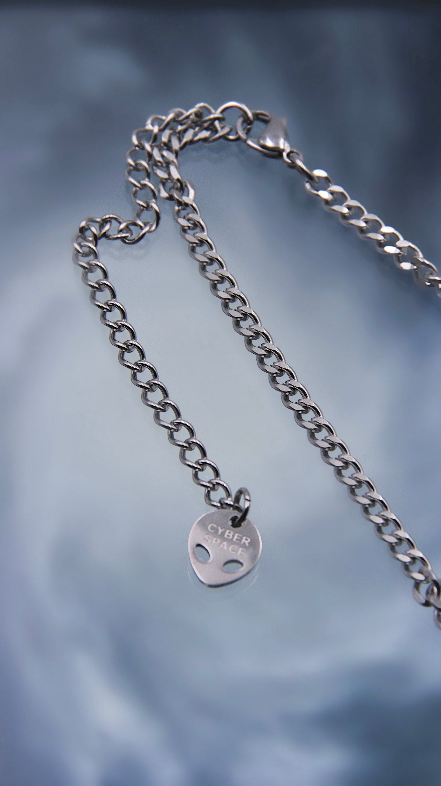 DAGGER EYES NECKLACE