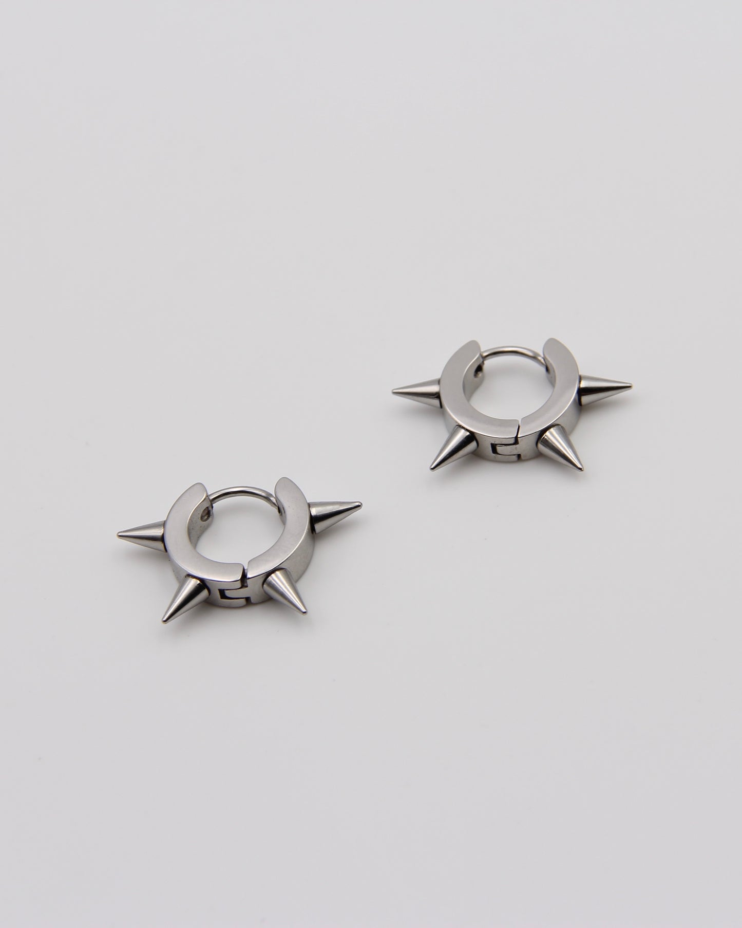 ULTIMATE SPIKE HOOPS