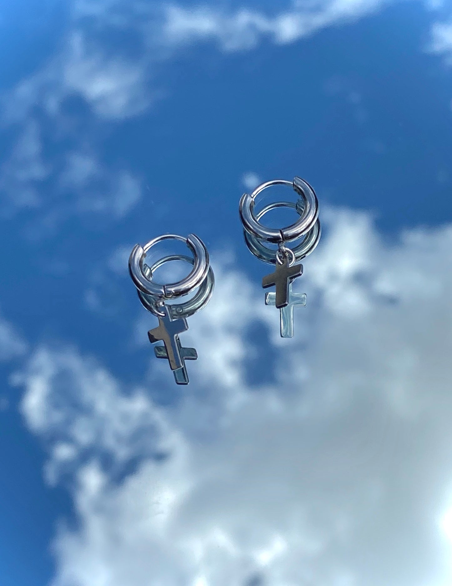 THE MINI CROSS EARRINGS