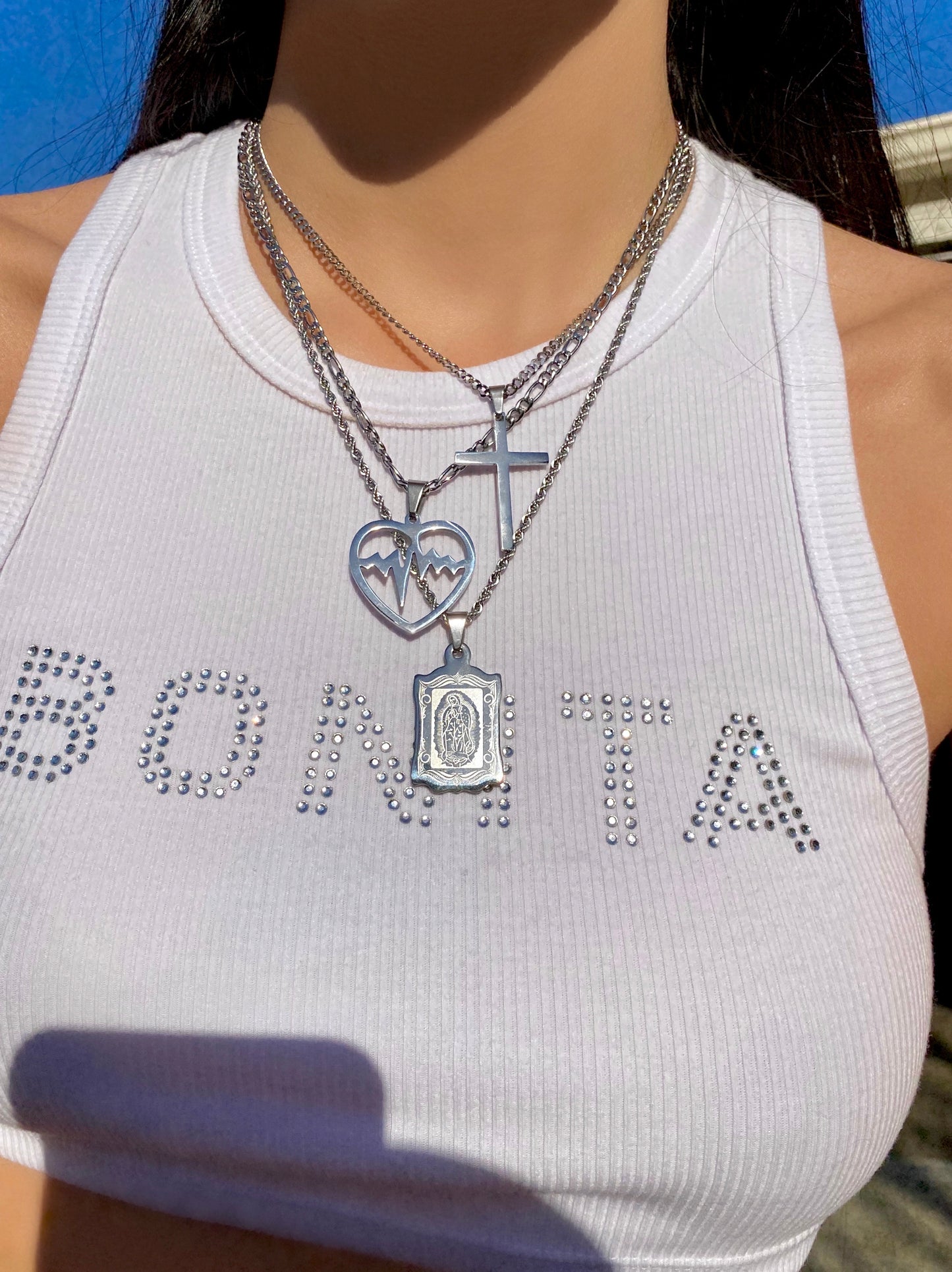 ESSENTIAL CROSS NECKLACE