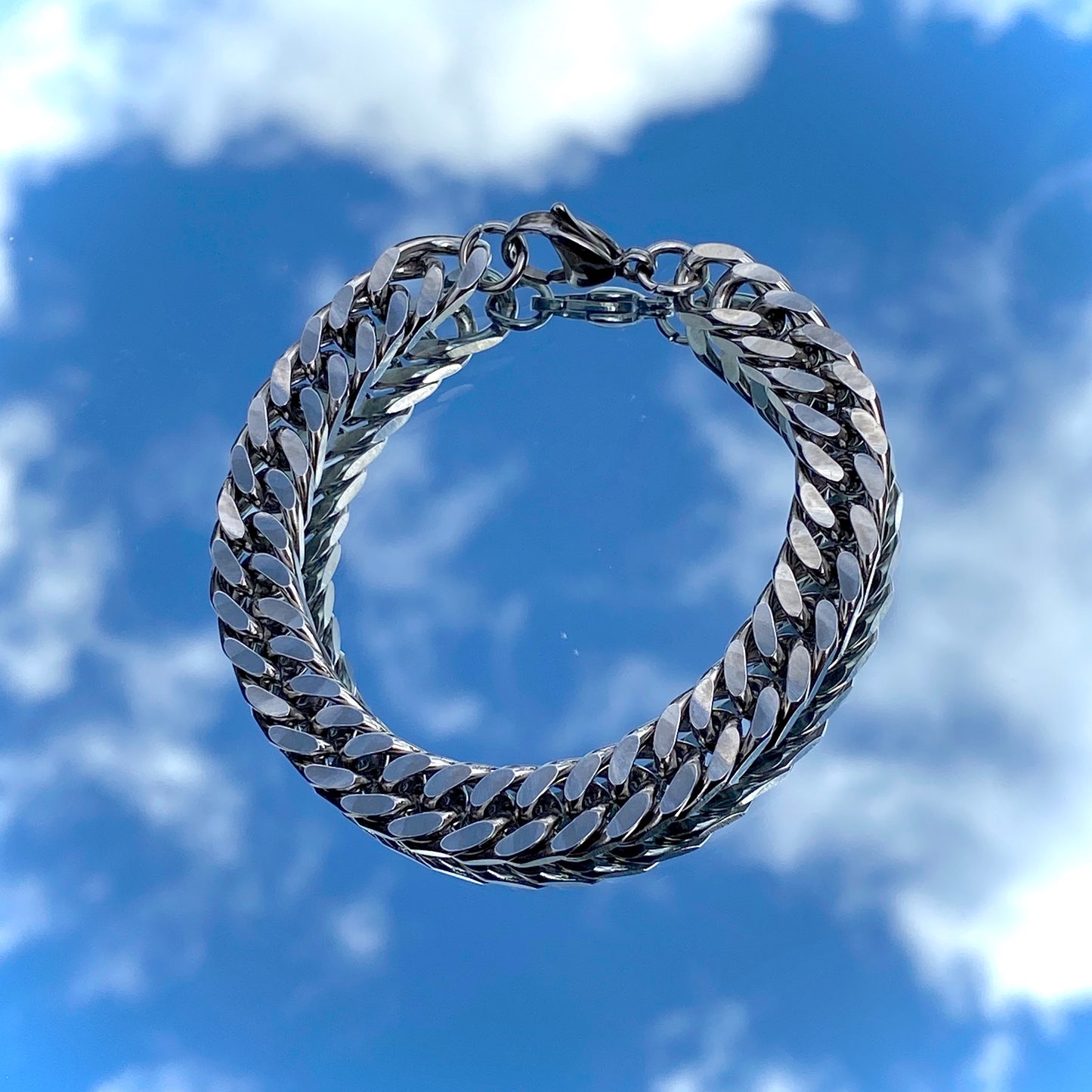 THE LINKED UP BRACELET