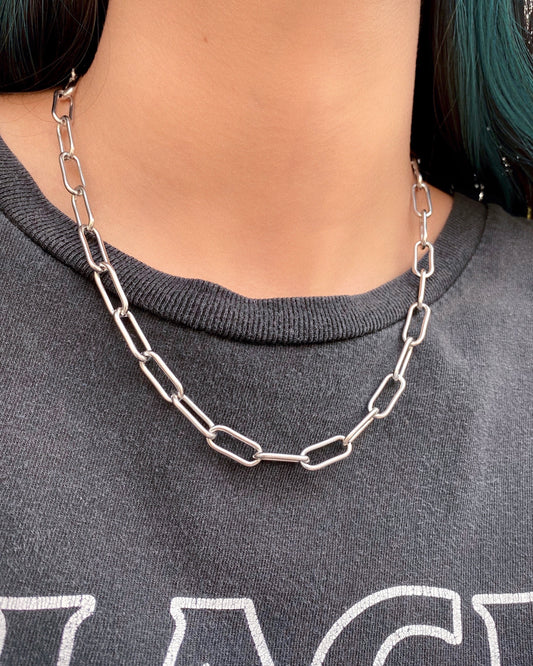 PAPER CLIP CHAIN NECKLACE