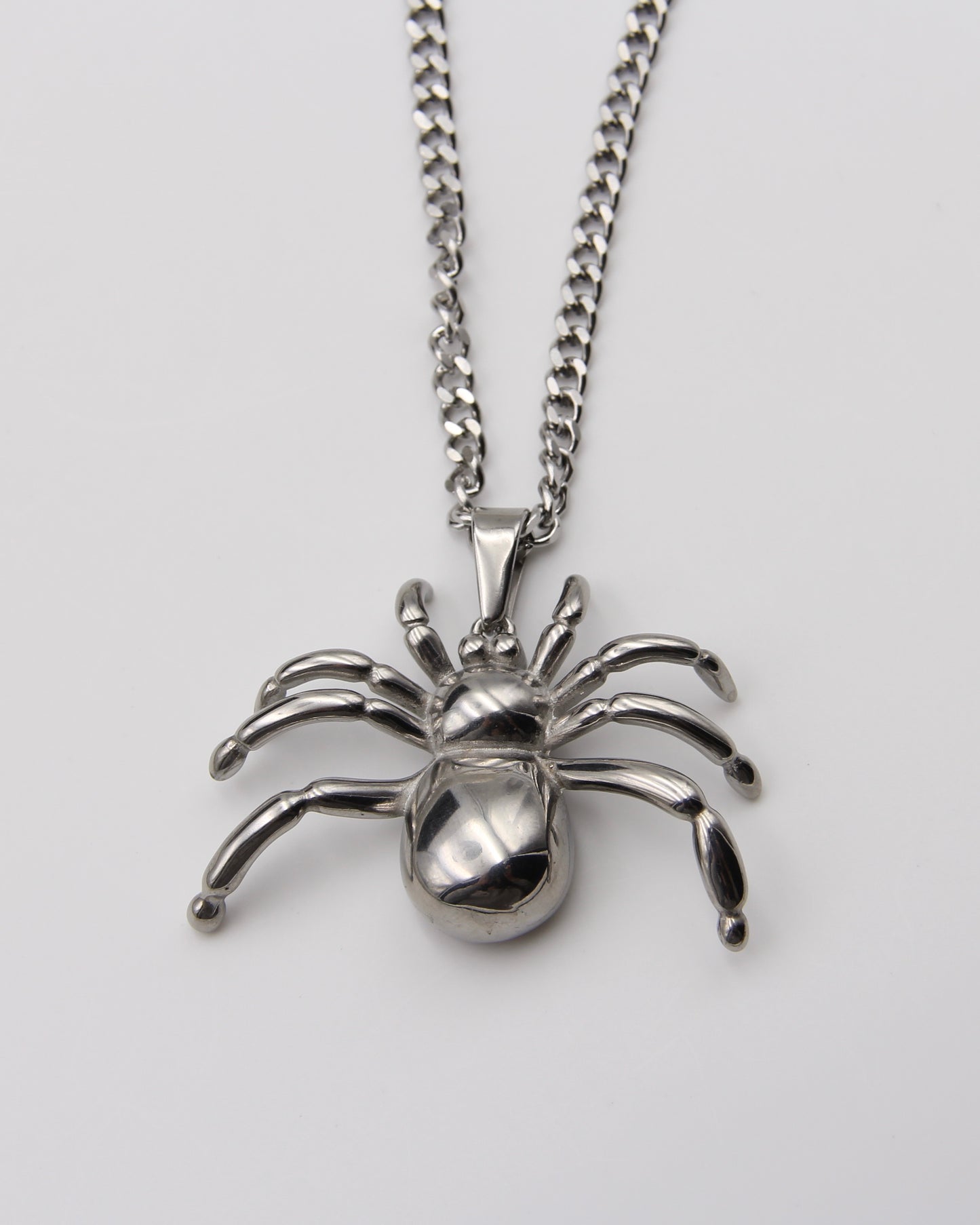 VENOMOUS SPIDER NECKLACE