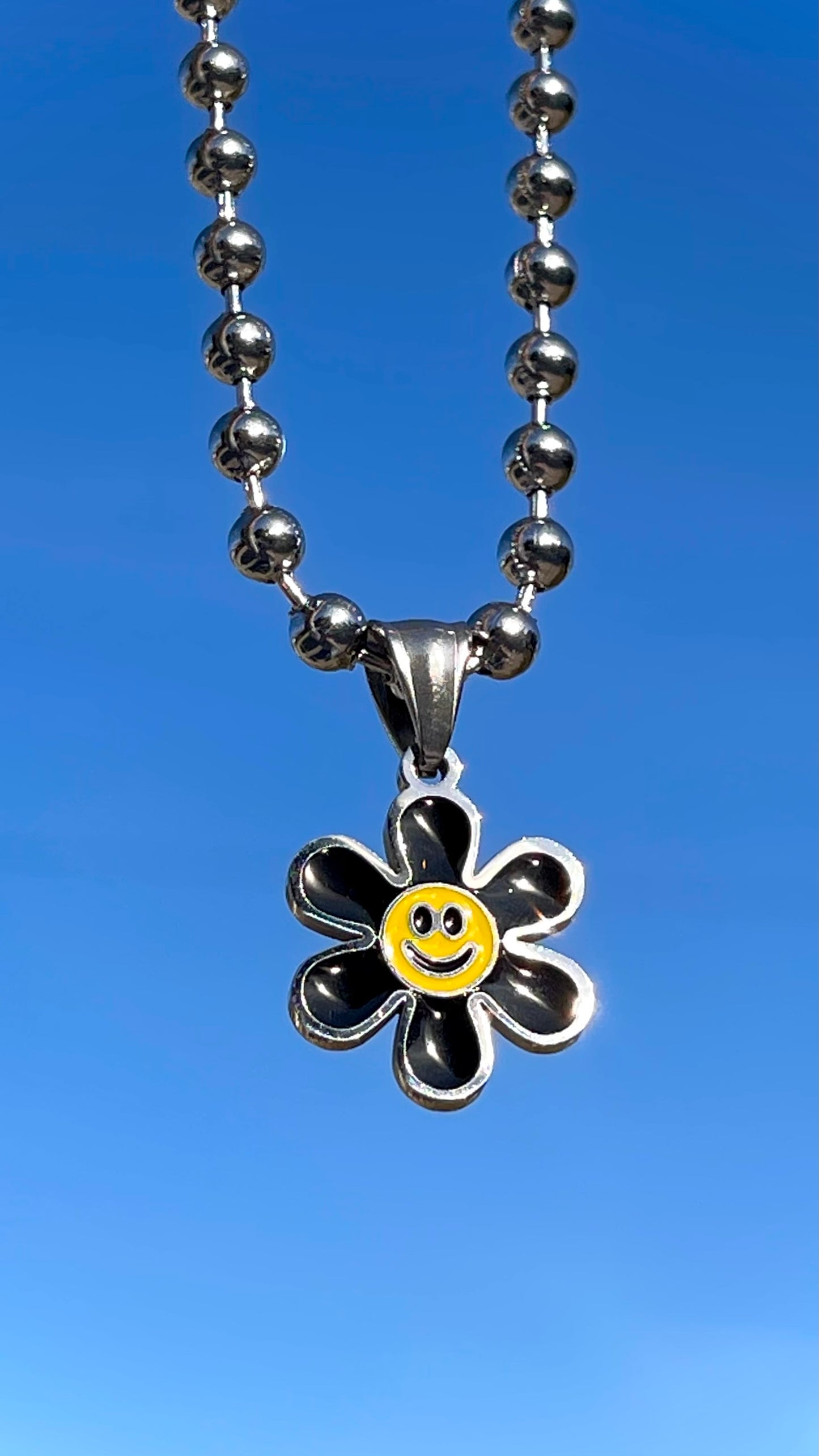 HAPPY DAISY NECKLACE