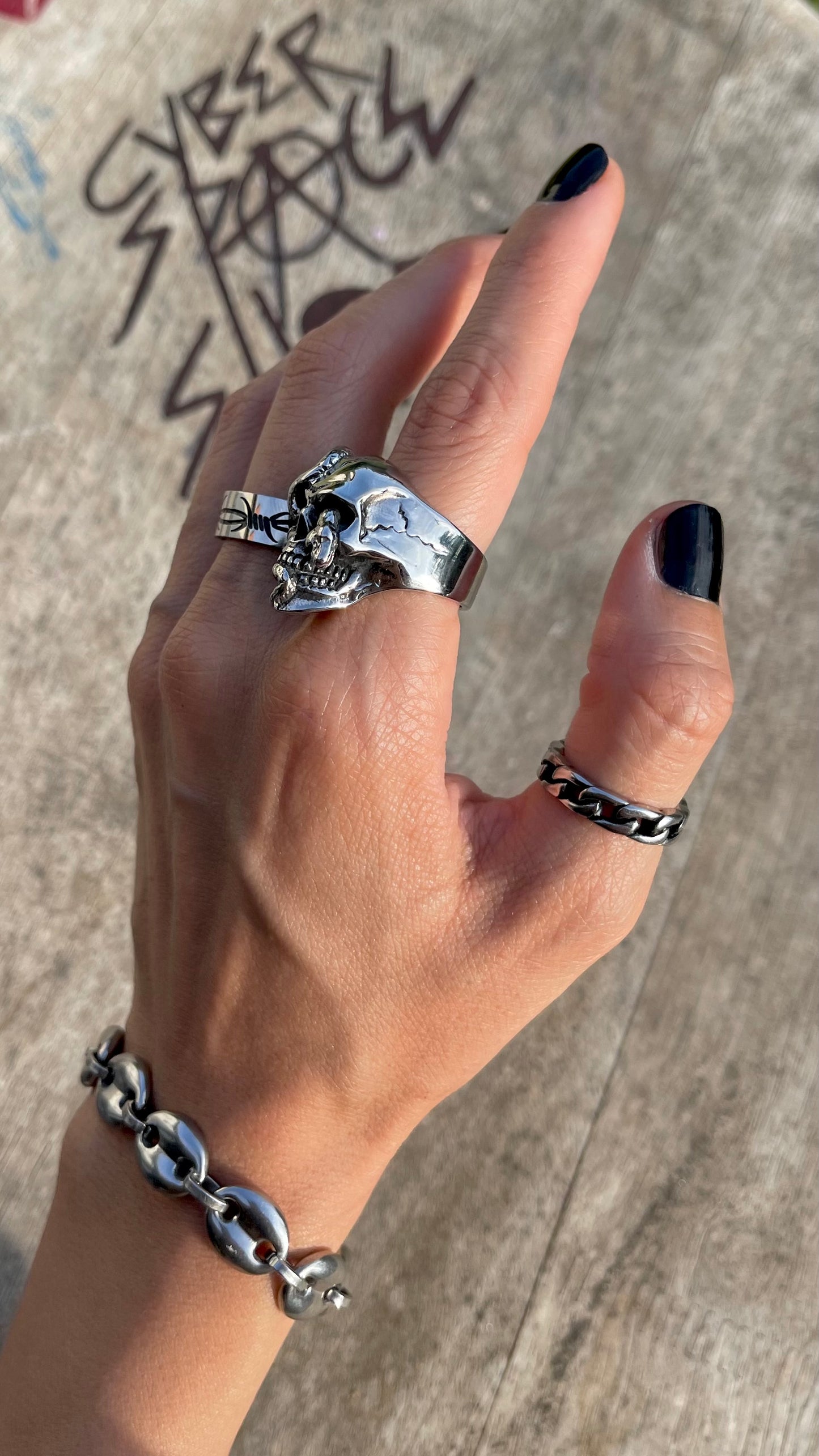 SLITHER SKULL RING