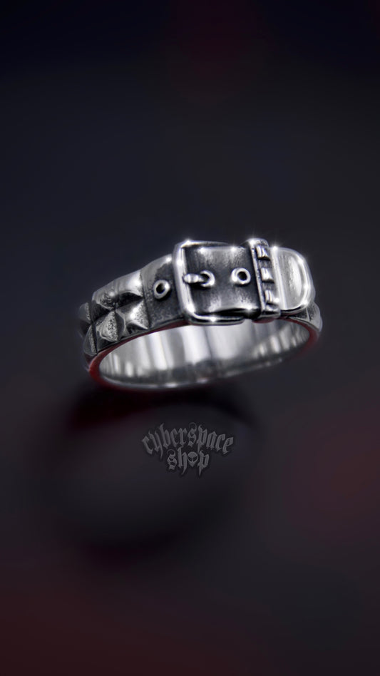 STUDDED BELT RING