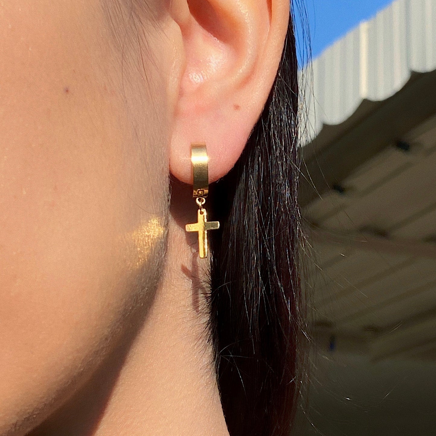 ESSENTIAL GOLD CROSS EARRINGS