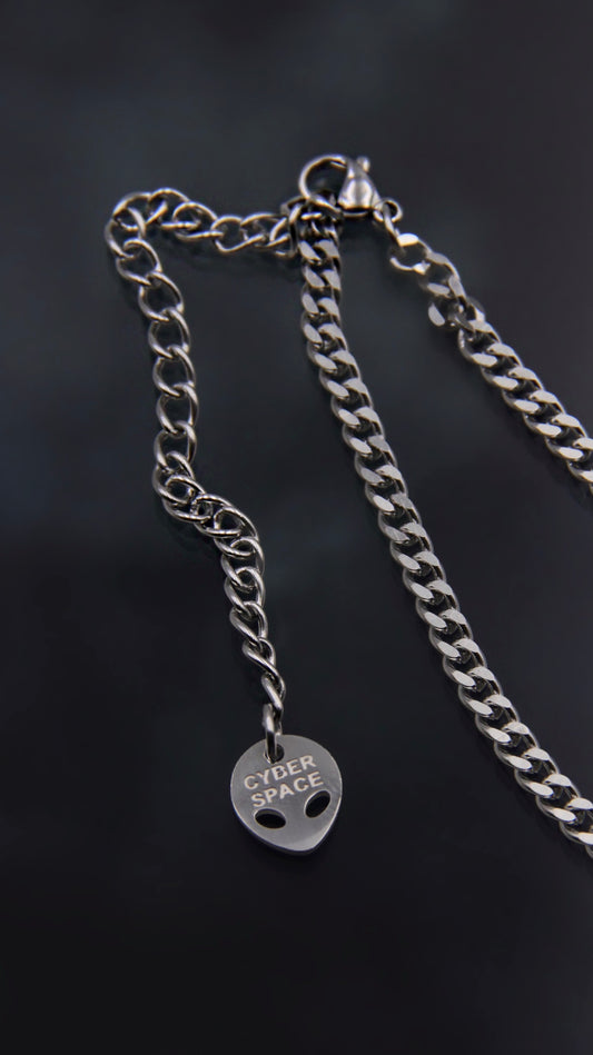 DAGGER HEART NECKLACE